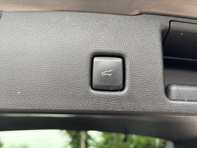 Used 2025 Ford Escape Platinum AWD/4WD image 23