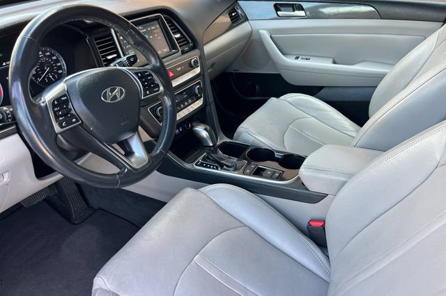Used 2018 Hyundai Sonata Limited w/ Limited Ultimate Package 03 FWD image 10