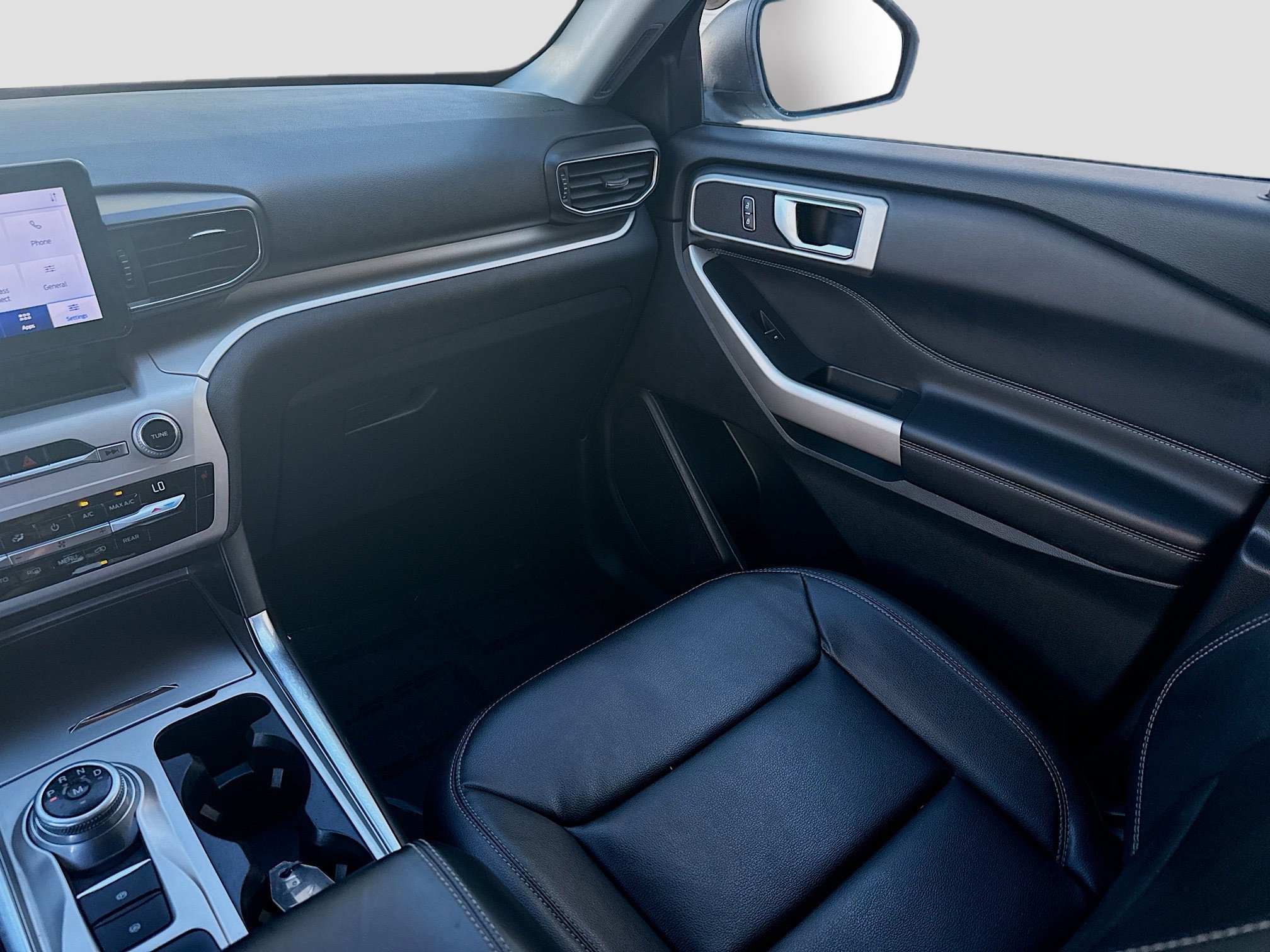 Used 2021 Ford Explorer XLT w/ Equipment Group 202A image 21