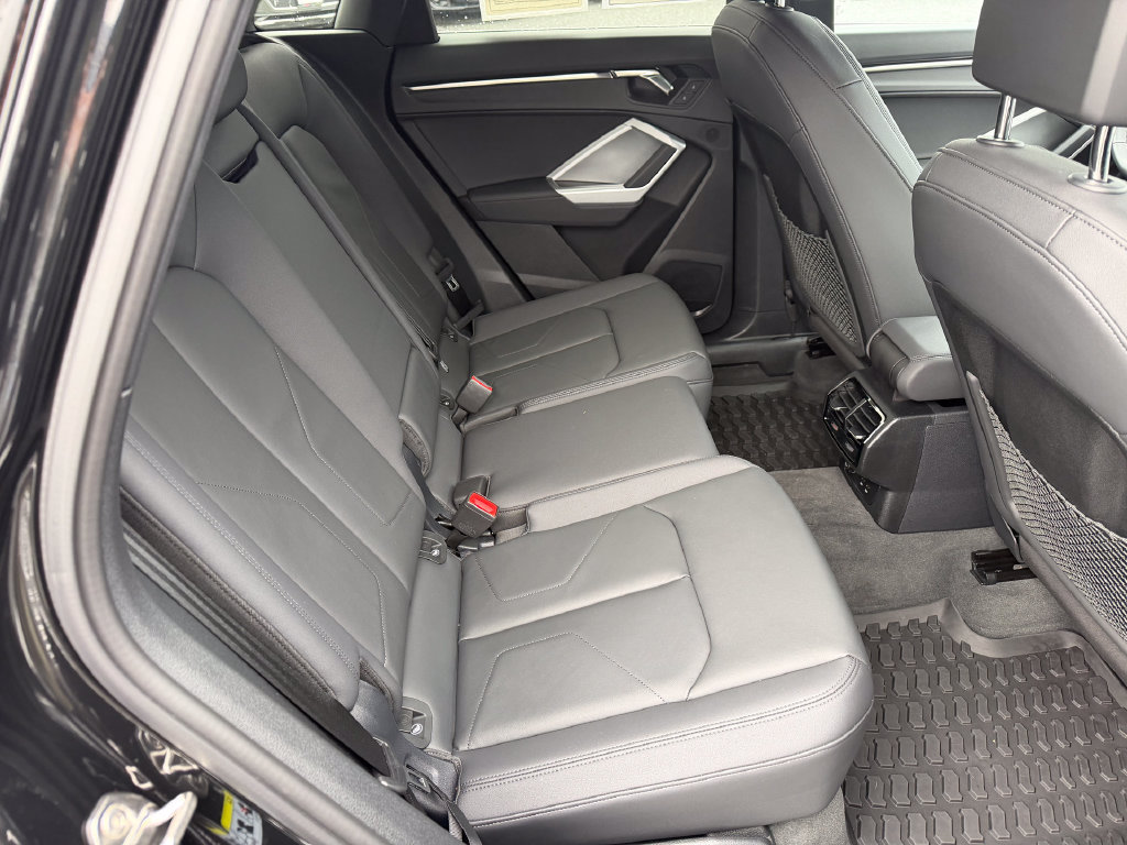 Certified 2025 Audi Q3 2.0T Premium w/ Convenience Package AWD/4WD image 19