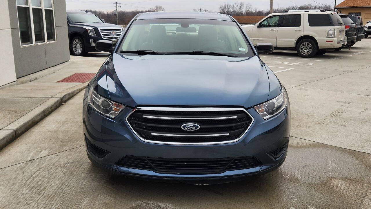 Used 2018 Ford Taurus SE FWD image 9