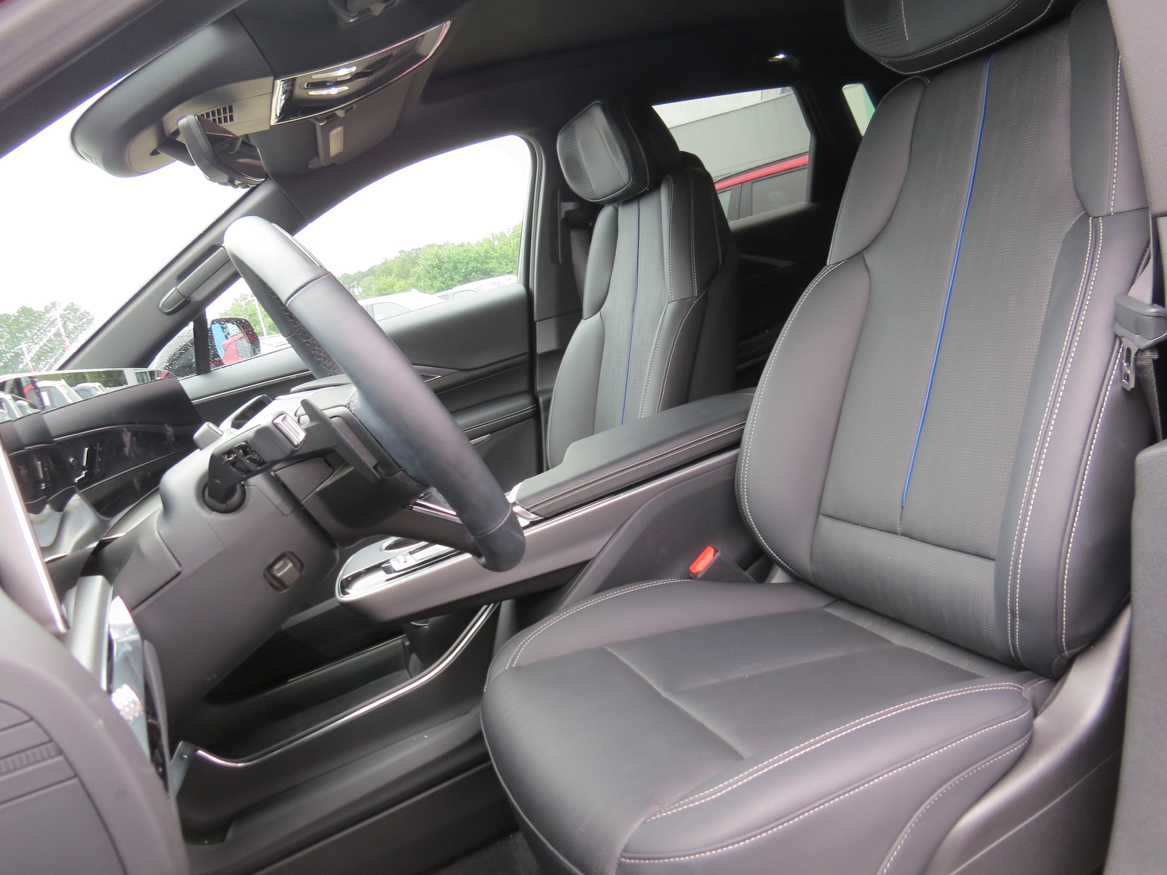 New 2025 Cadillac Lyriq Sport image 18