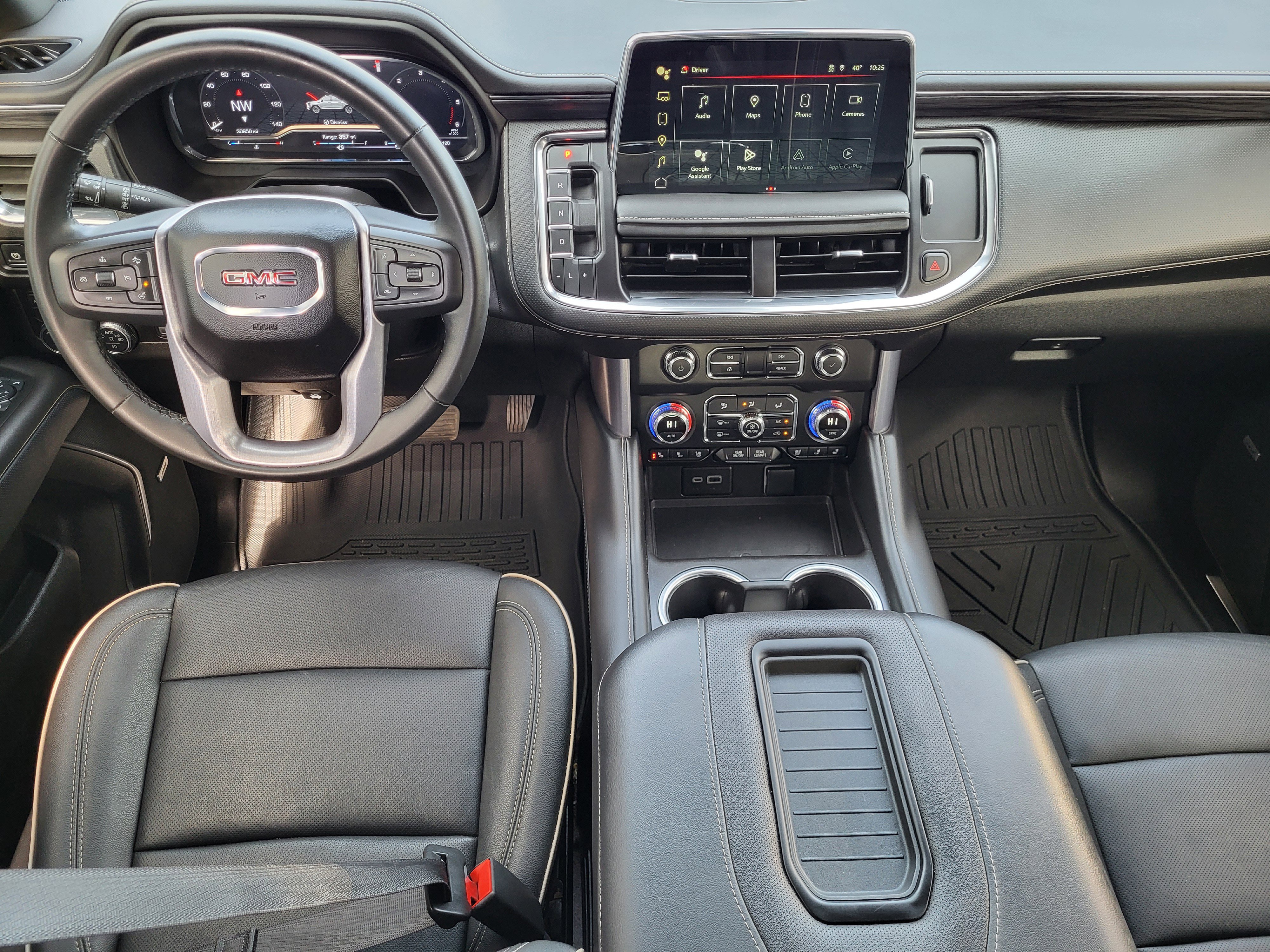 Used 2024 GMC Yukon SLT w/ SLT Luxury Package image 9