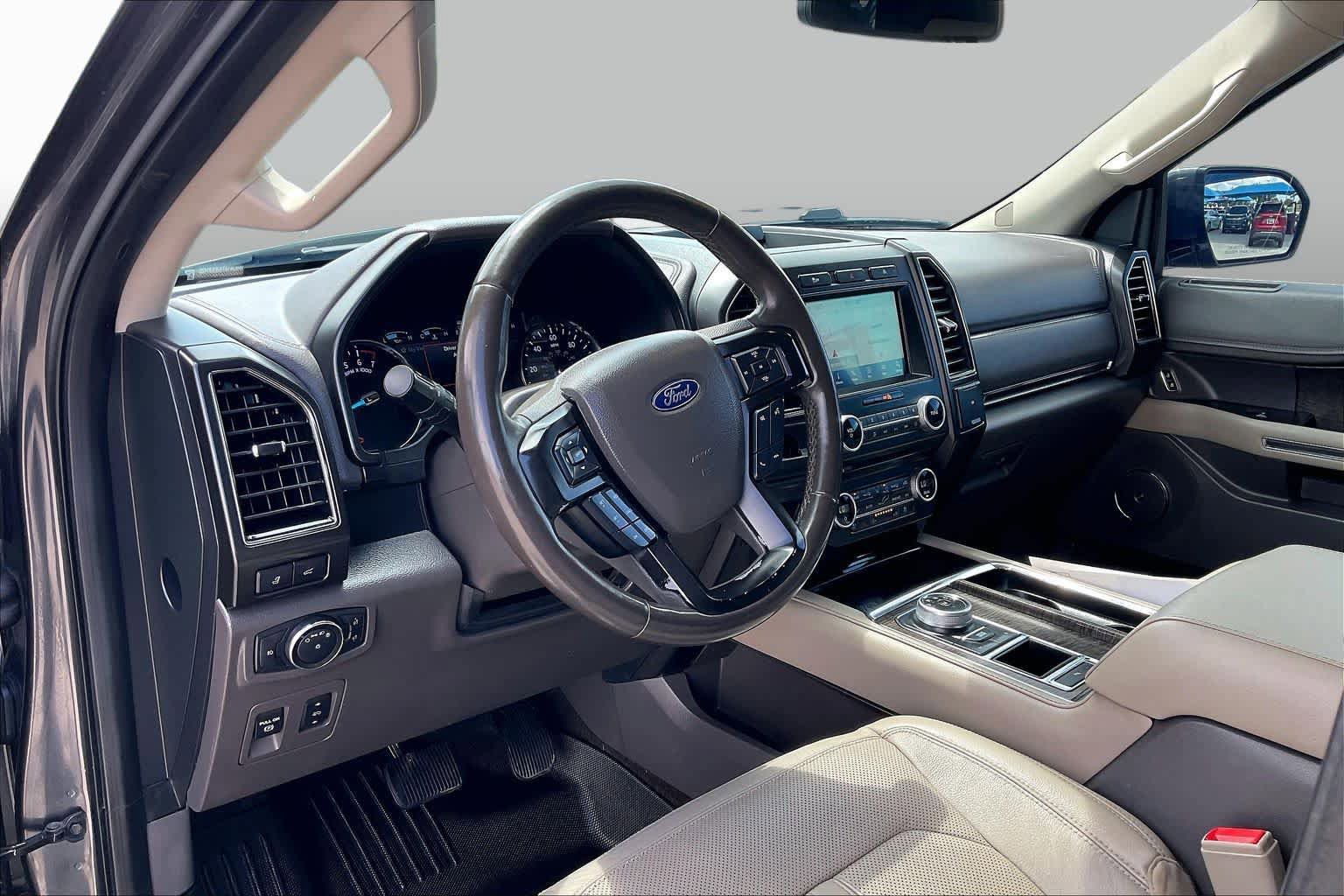 Used 2018 Ford Expedition Max Limited RWD image 17