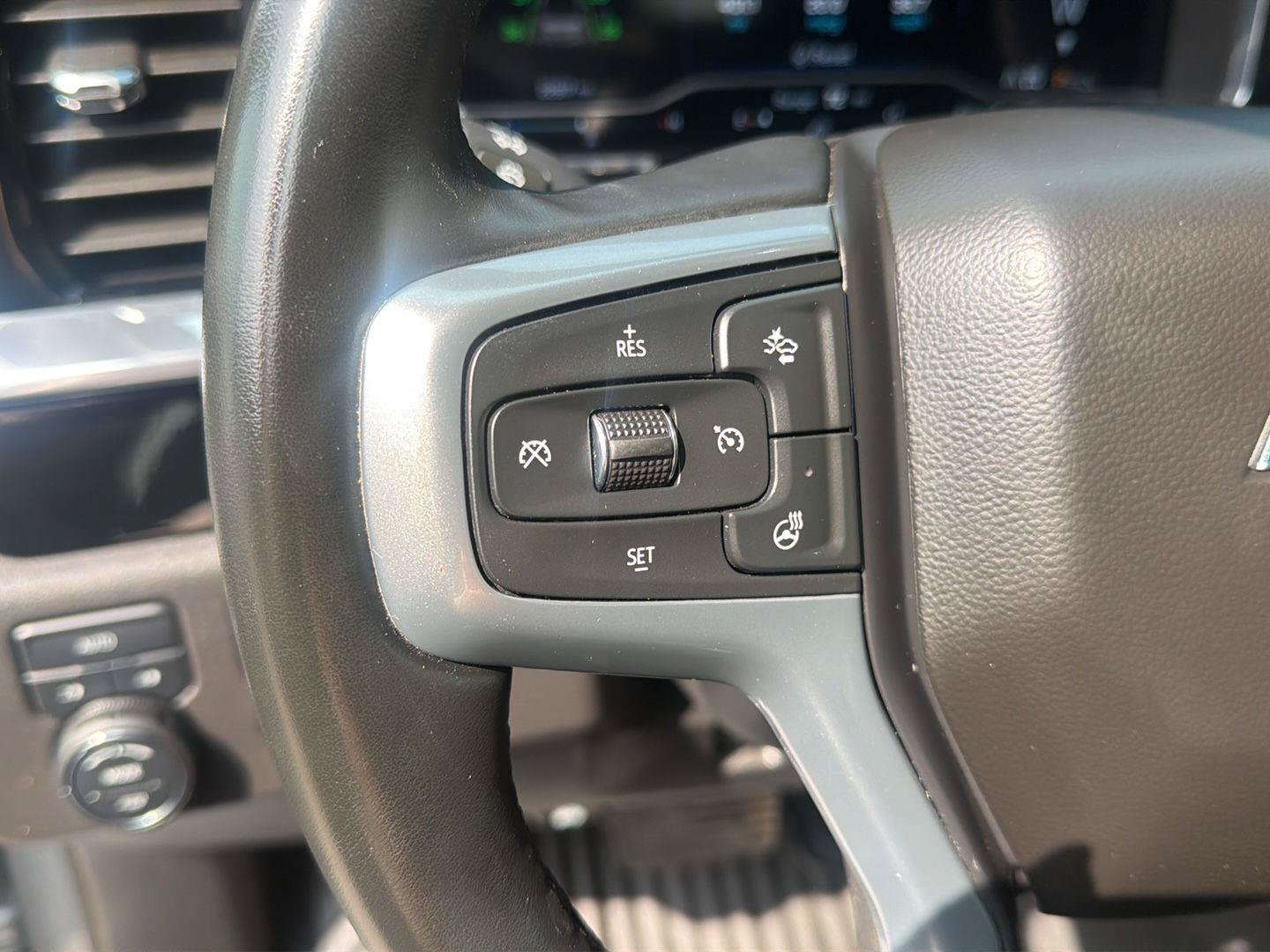Used 2024 Chevrolet Silverado 1500 LT AWD/4WD image 18