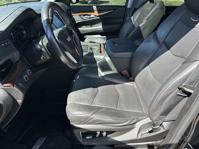 Used 2020 Cadillac Escalade Luxury AWD/4WD image 20