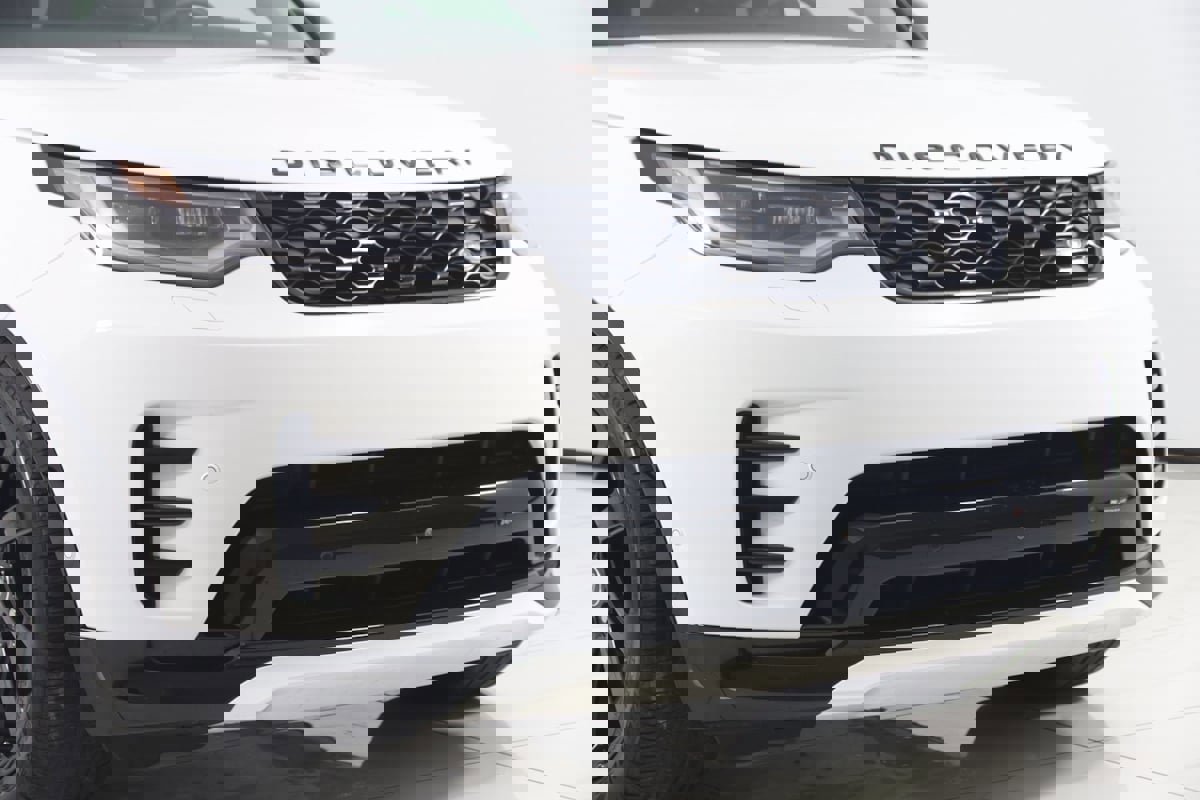 Used 2023 Land Rover Discovery S R-Dynamic image 44