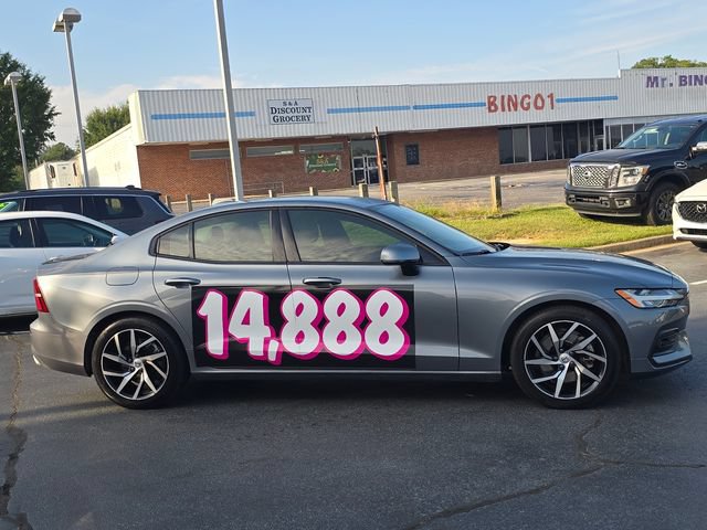 Used 2020 Volvo S60 T5 Momentum w/ Protection Package Premier FWD image 2
