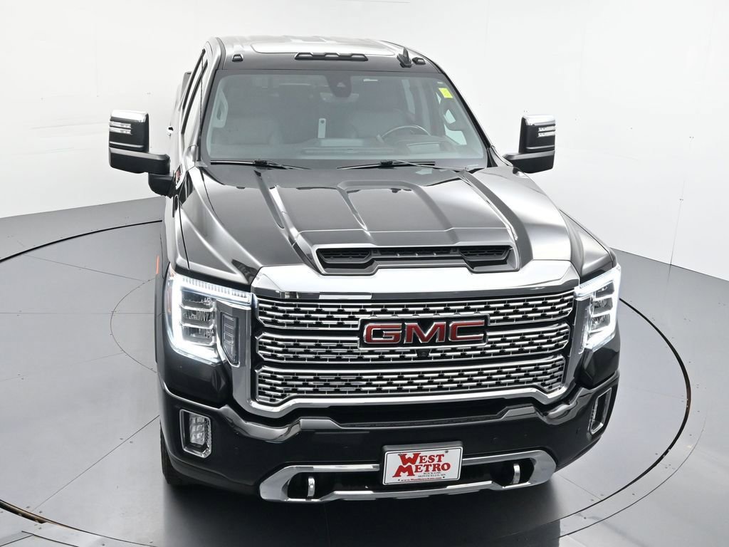 Used 2023 GMC Sierra 3500 Denali w/ Denali Black Diamond Edition AWD/4WD image 4