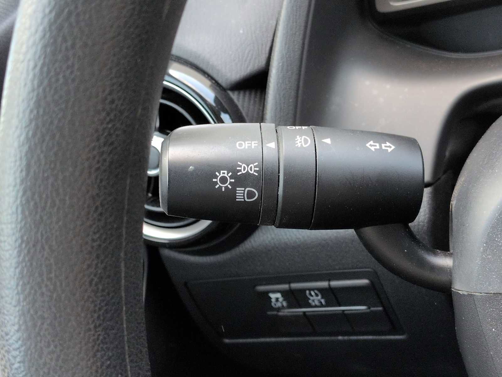 Used 2019 Toyota Yaris LE image 27