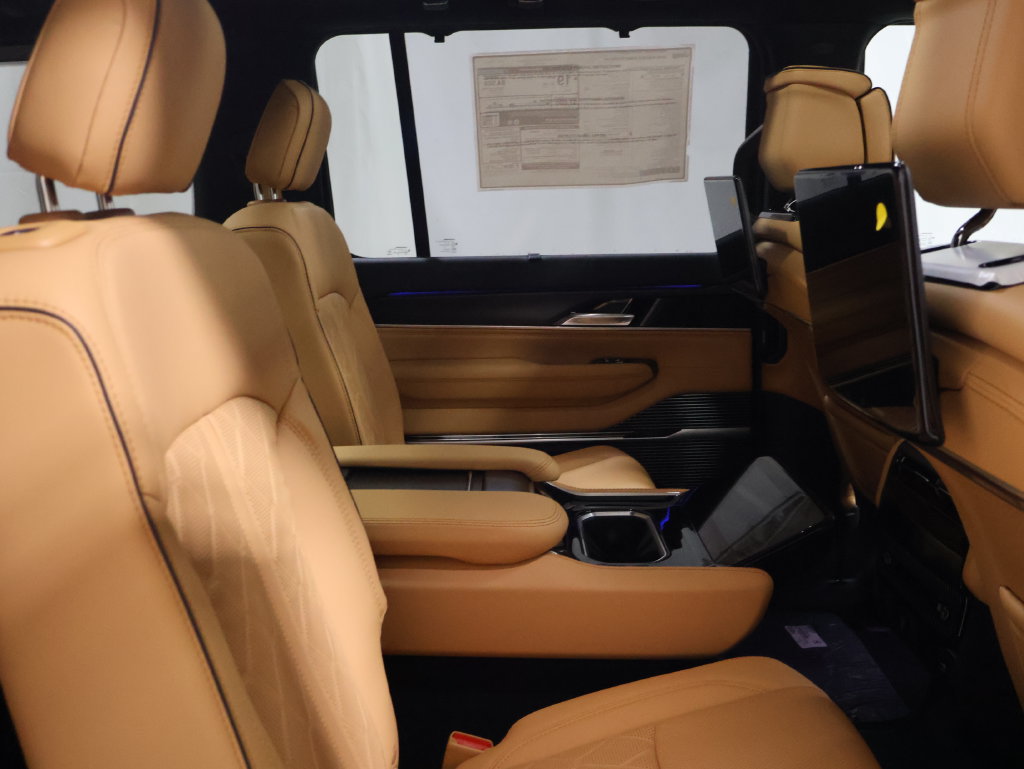 New 2026 Jeep Grand Wagoneer Summit AWD/4WD image 18