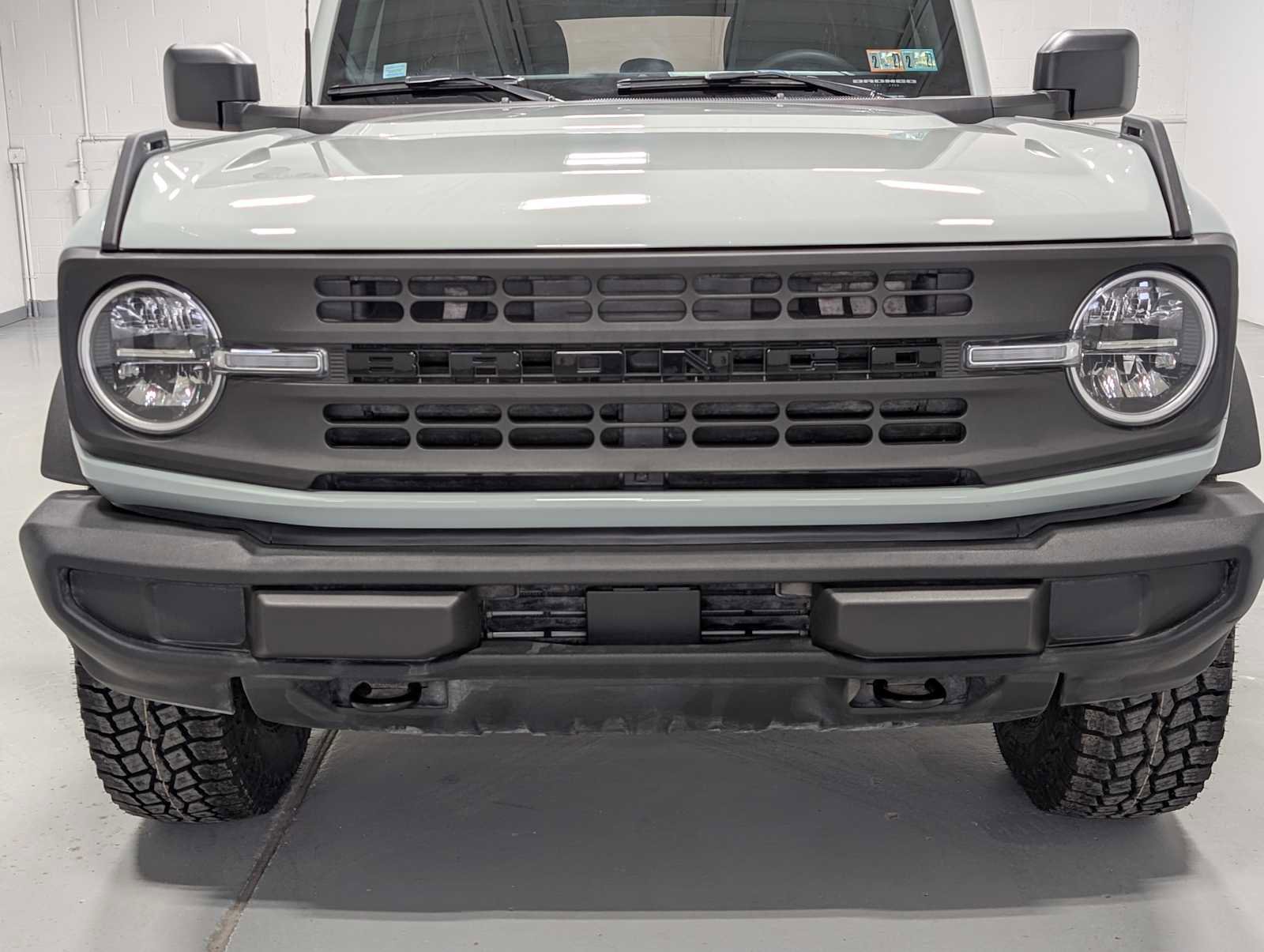 Used 2023 Ford Bronco 4-Door image 2