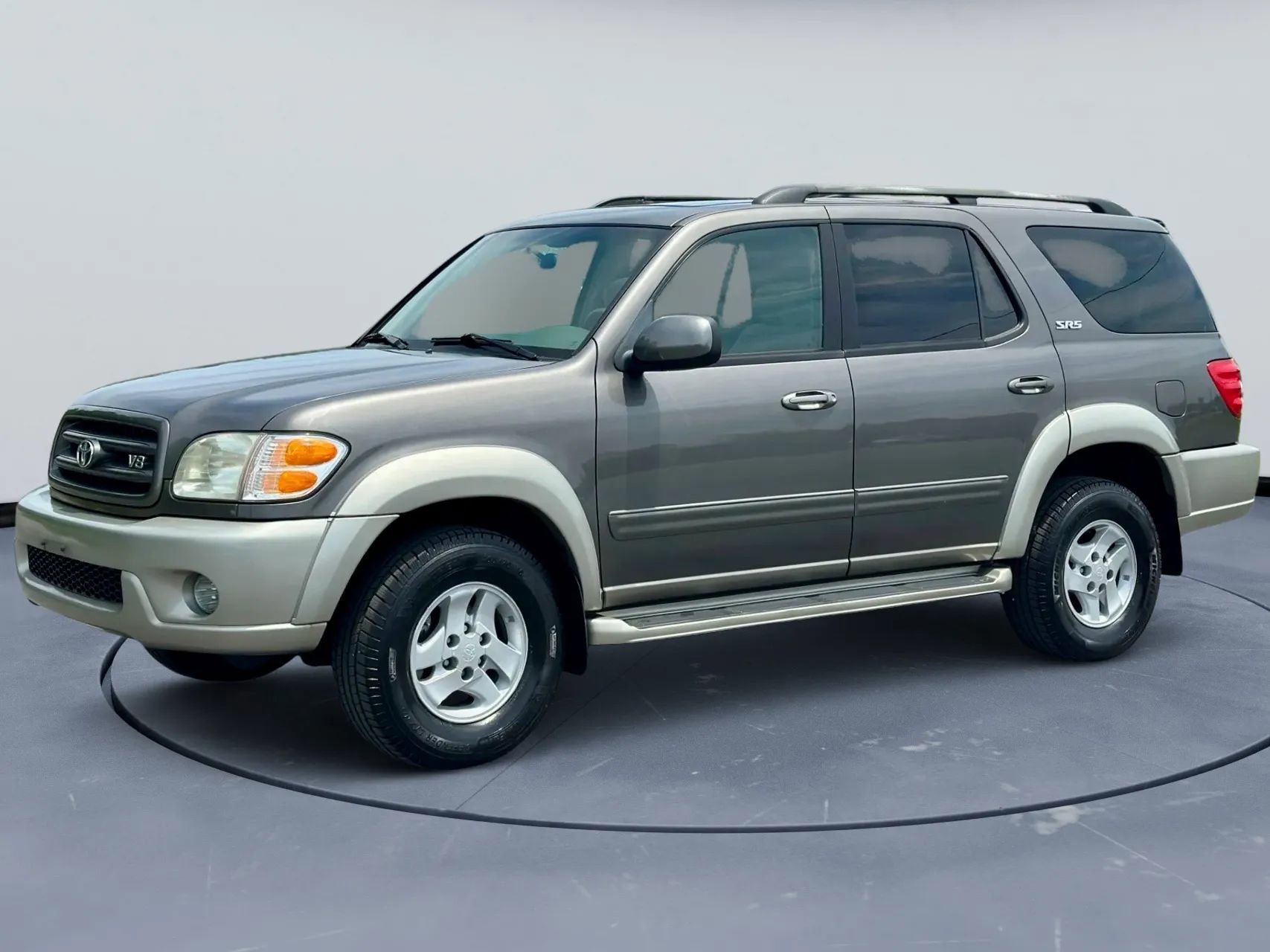 Used 2003 Toyota Sequoia SR5 AWD/4WD image 2