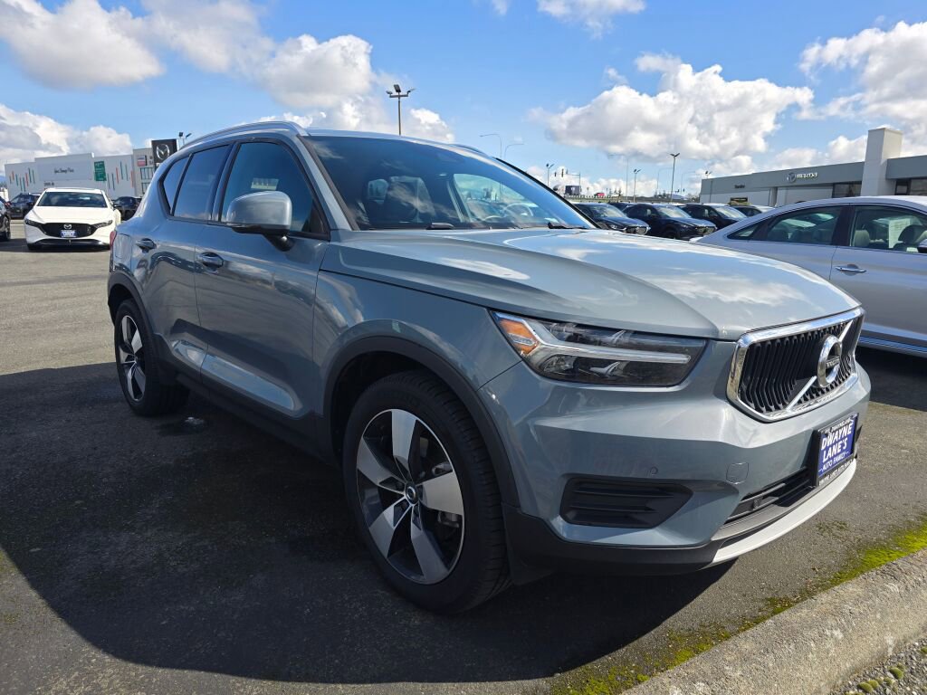 Used 2020 Volvo XC40 T5 Momentum w/ Protection Package image 3