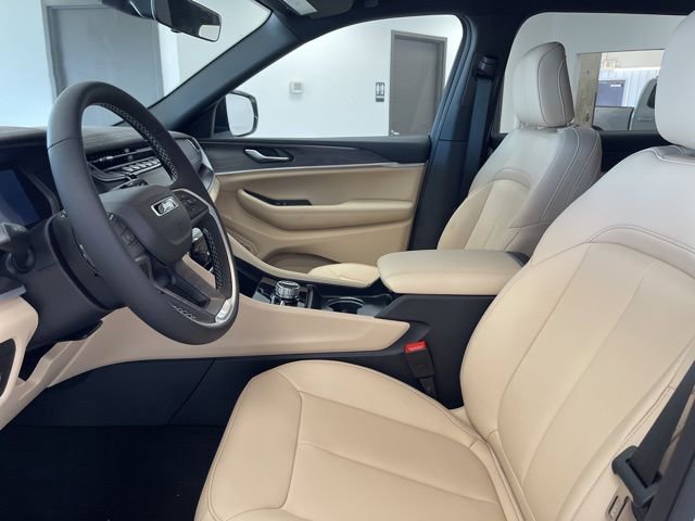New 2025 Jeep Grand Cherokee L Limited w/ Trailer Tow Package image 19