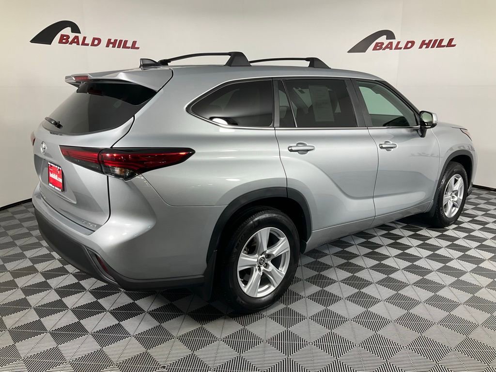Used 2023 Toyota Highlander LE image 6