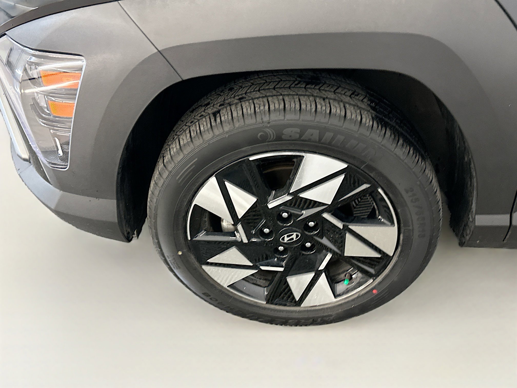 Used 2024 Hyundai Kona SEL image 11