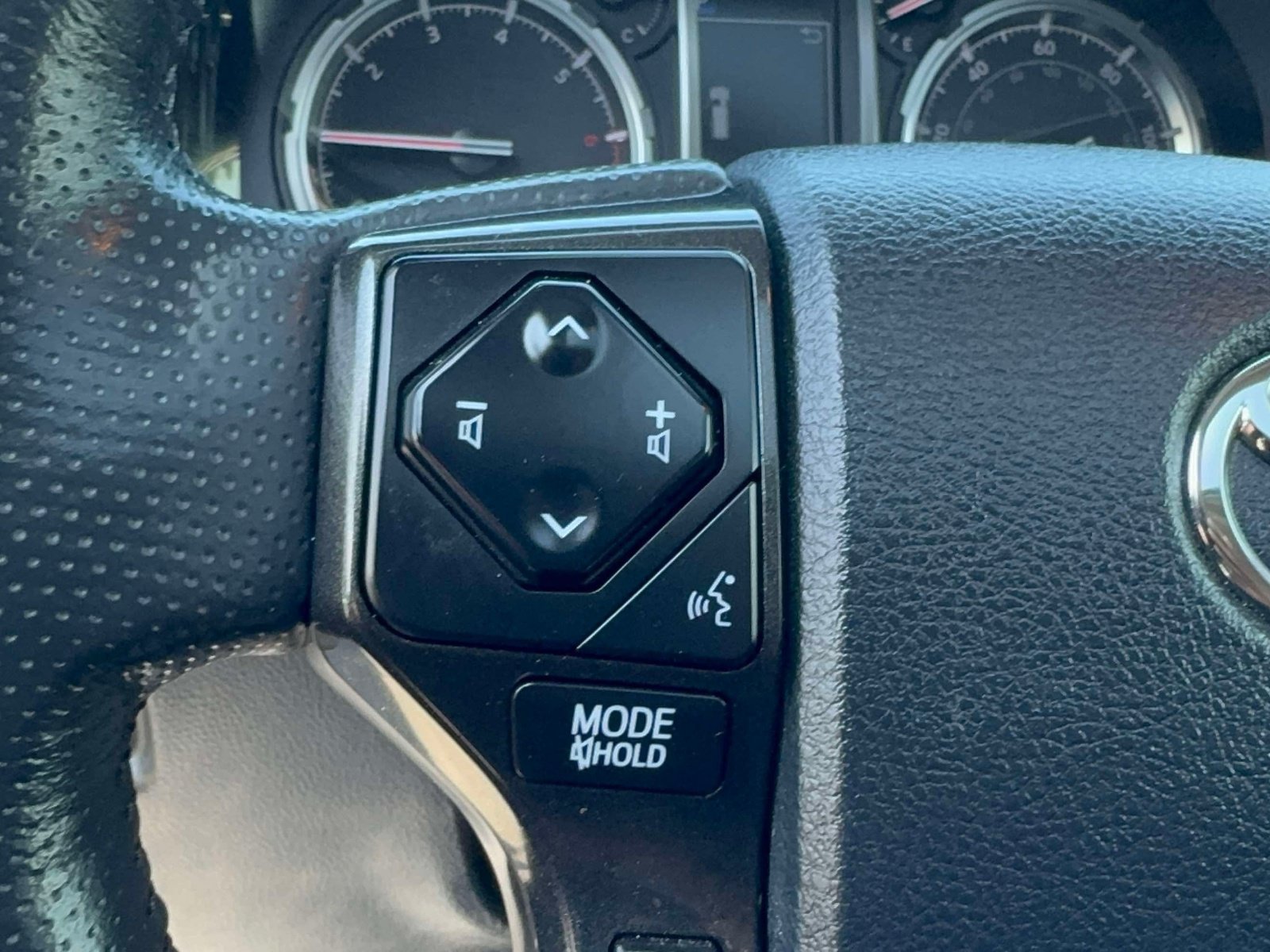 Certified 2024 Toyota 4Runner TRD Off-Road Premium w/ Moonroof Package AWD/4WD image 18