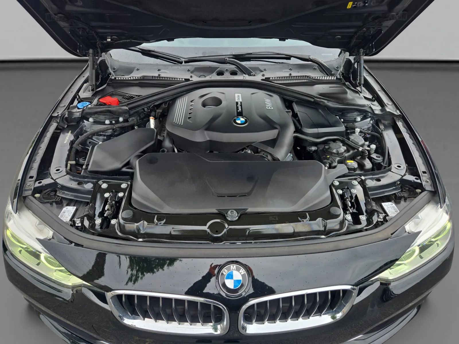 Used 2018 BMW 330i xDrive Sedan w/ Convenience Package AWD/4WD image 38