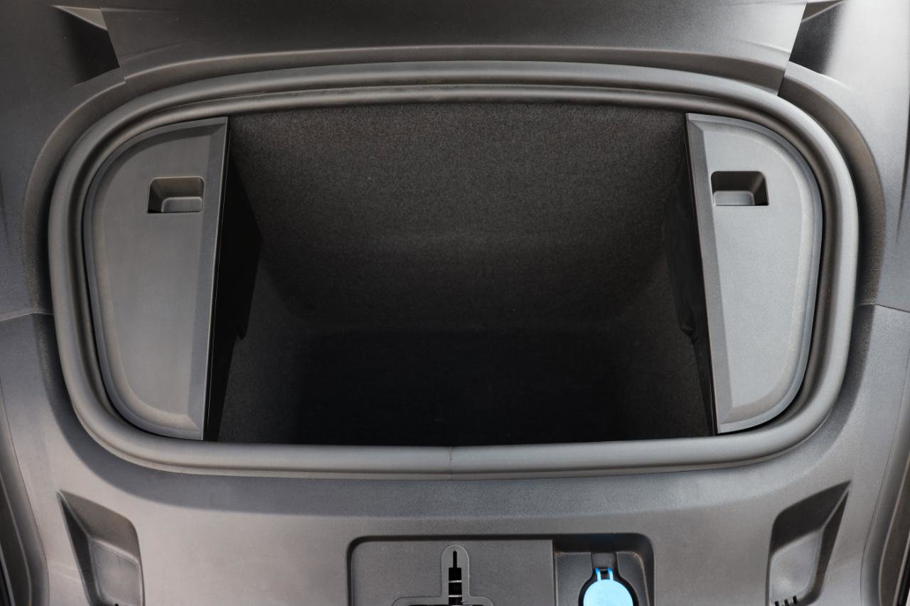 Used 2023 Porsche Taycan 4S image 28