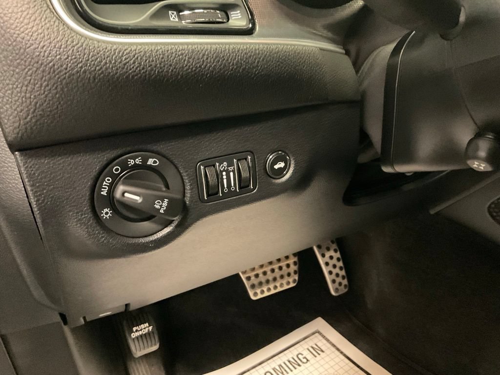 Used 2016 Dodge Challenger R/T Scat Pack w/ Leather Interior Group RWD image 16