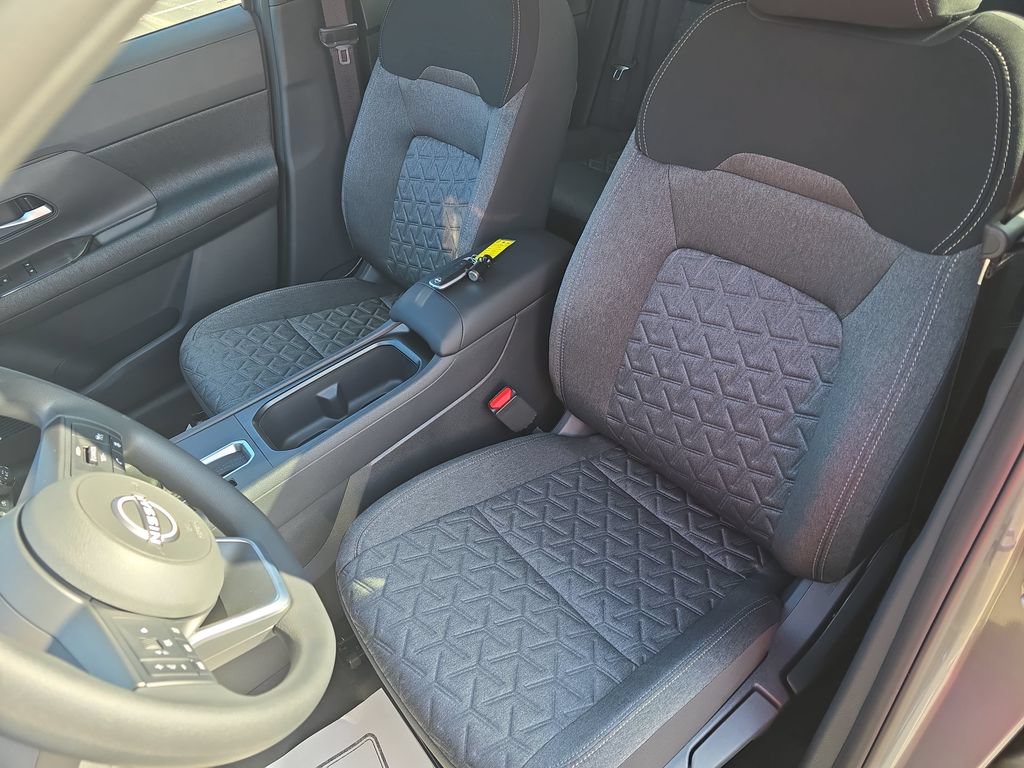New 2026 Nissan Kicks SV AWD/4WD image 18