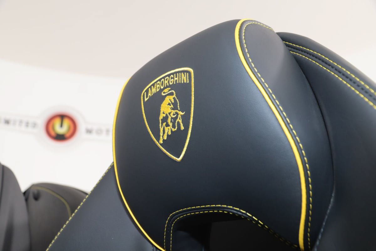 Used 2023 Lamborghini Huracan EVO RWD image 47