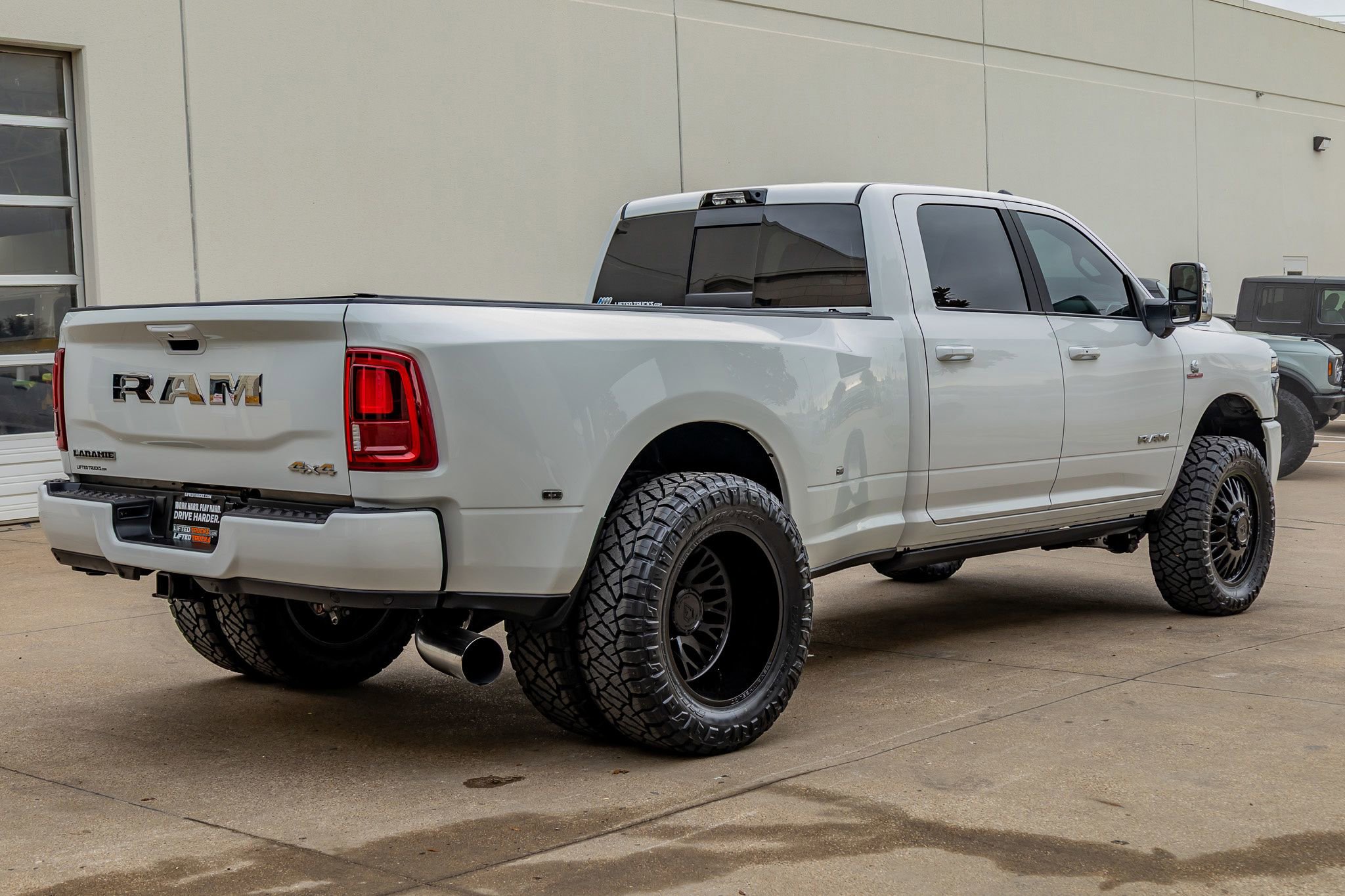 Used 2025 RAM 3500 Laramie image 10