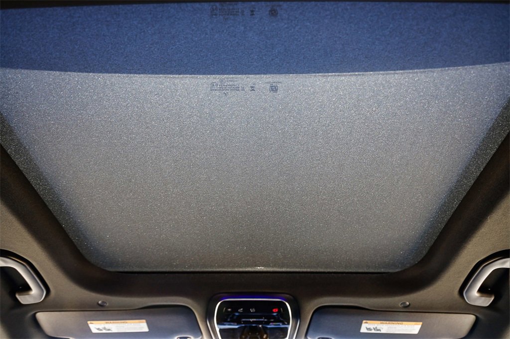 New 2025 Mercedes-Benz GLC 350e 4MATIC image 16