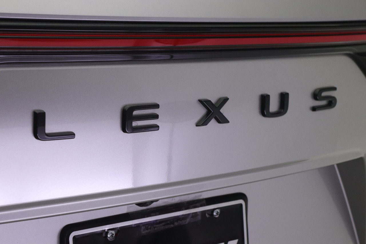 Used 2026 Lexus LX 600 F Sport w/ Accessory Package (Z1) AWD/4WD image 19