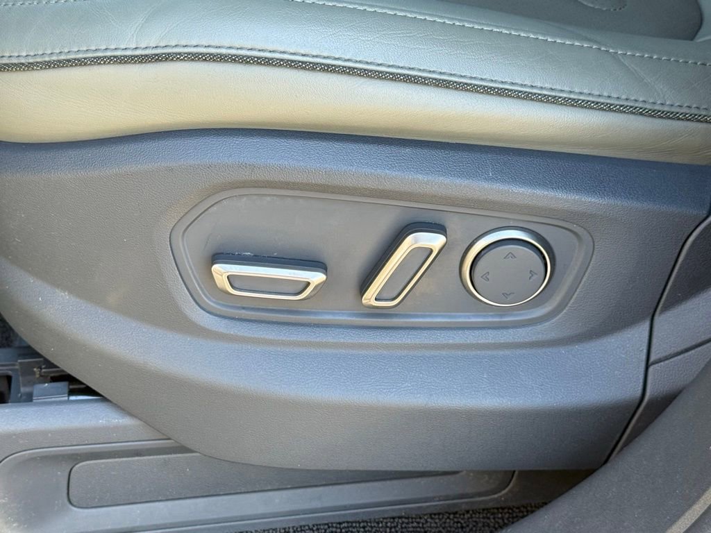 Used 2022 Rivian R1S Launch Edition image 16