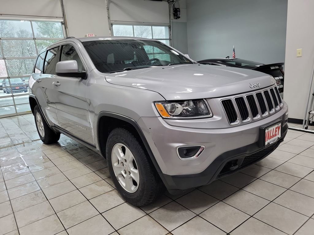 Used 2016 Jeep Grand Cherokee Laredo w/ Quick Order Package 23E image 9