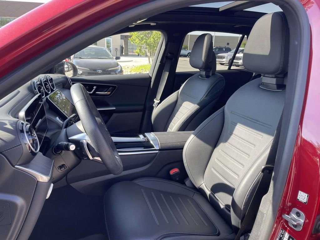 Used 2024 Mercedes-Benz GLC 300 4MATIC image 8