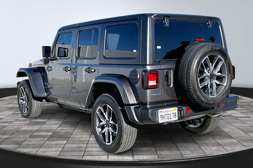 Used 2024 Jeep Wrangler Unlimited image 21