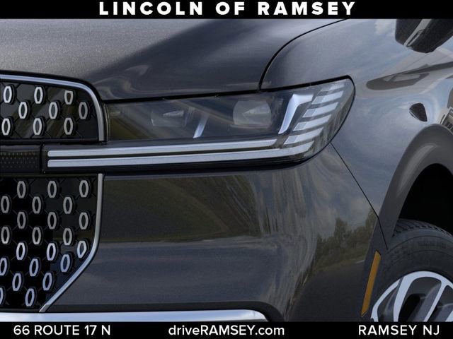 New 2026 Lincoln Navigator Premiere AWD/4WD image 19