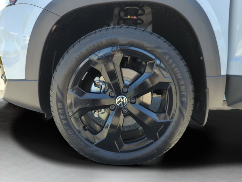 New 2026 Volkswagen Taos SEL image 46