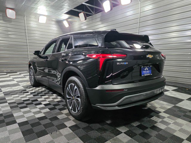 Used 2024 Chevrolet Blazer EV LT image 7