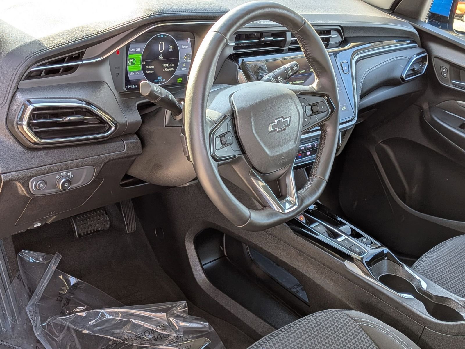 Used 2023 Chevrolet Bolt EUV LT w/ Comfort Package FWD image 10