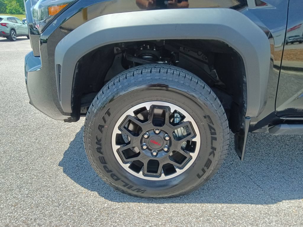 Used 2024 Toyota Tacoma TRD Off-Road w/ TRD Off Road Upgrade Package AWD/4WD image 10