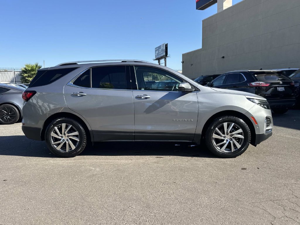 Used 2024 Chevrolet Equinox Premier FWD image 2
