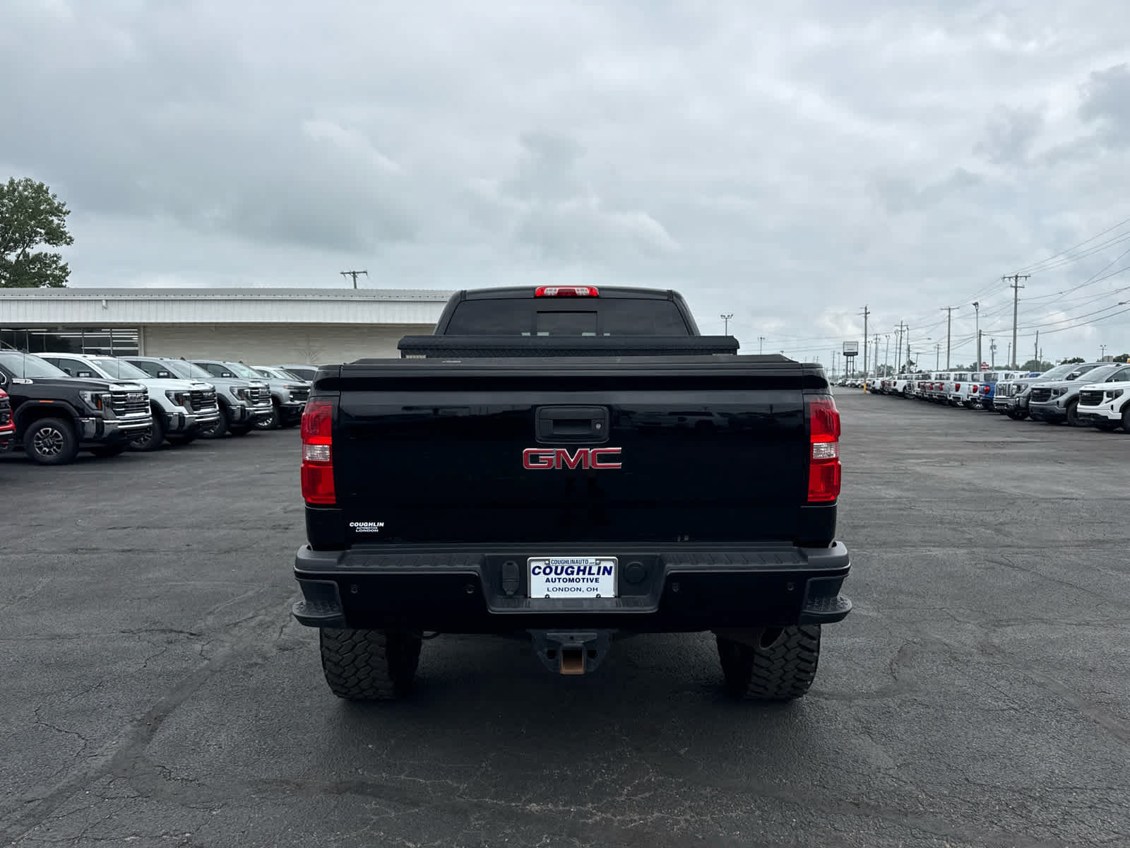 Used 2016 GMC Sierra 2500 Denali w/ Duramax Plus Package AWD/4WD image 4
