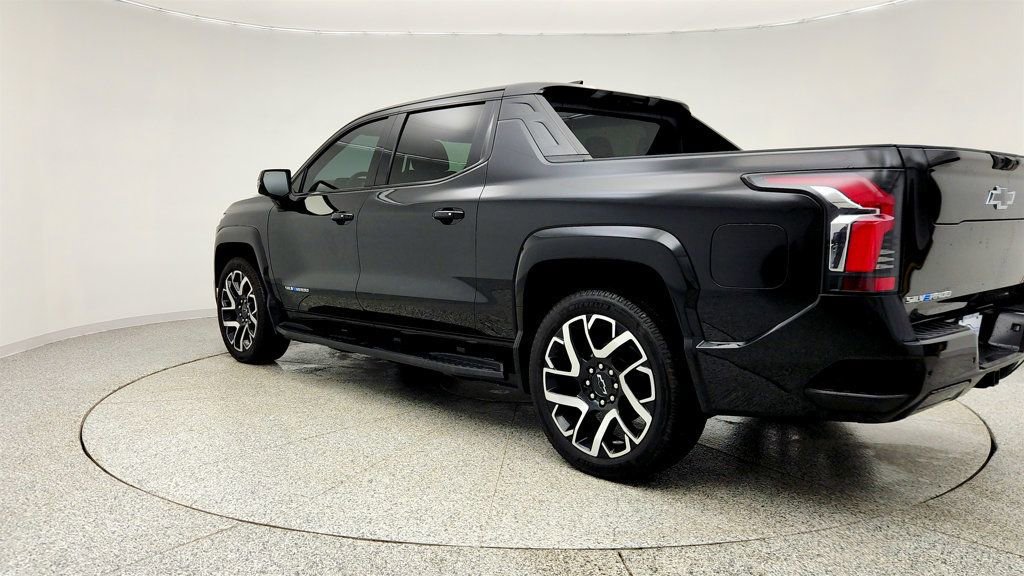 Used 2024 Chevrolet Silverado EV RST image 7
