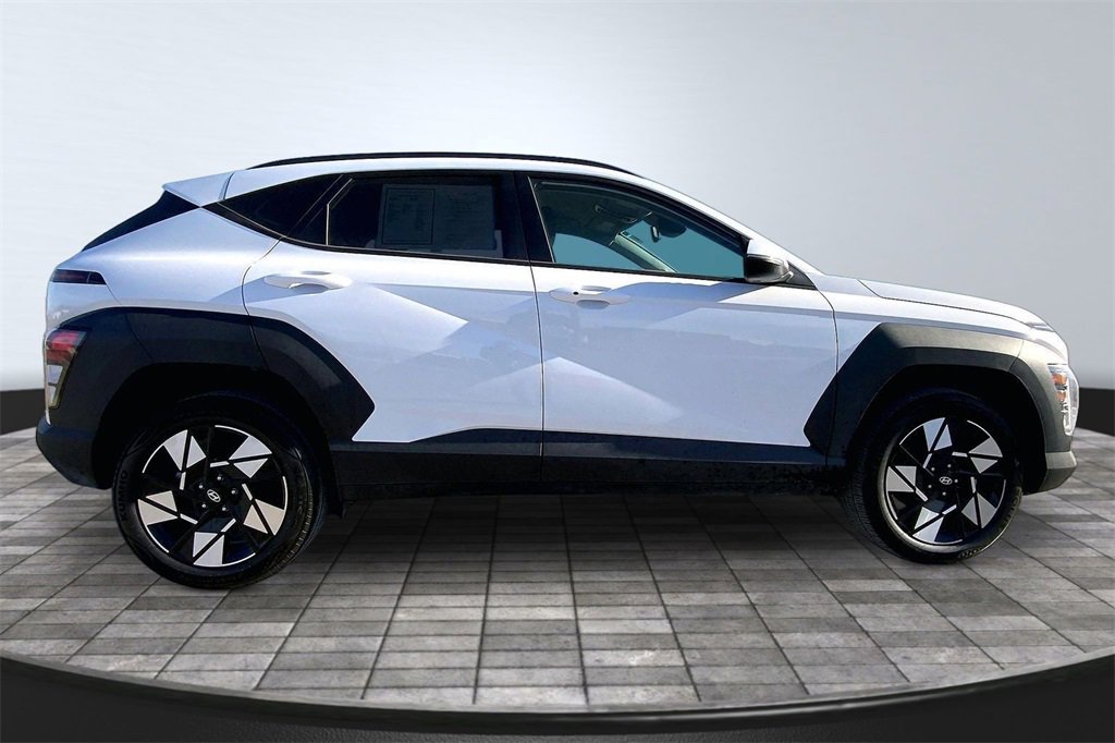 Used 2025 Hyundai Kona SEL image 4