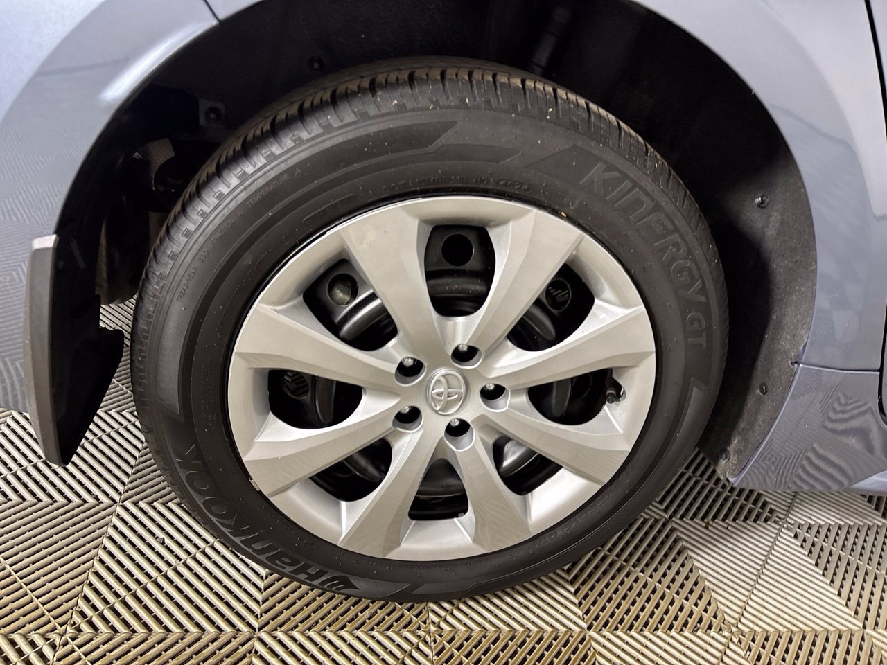 Used 2025 Toyota Corolla LE FWD image 31