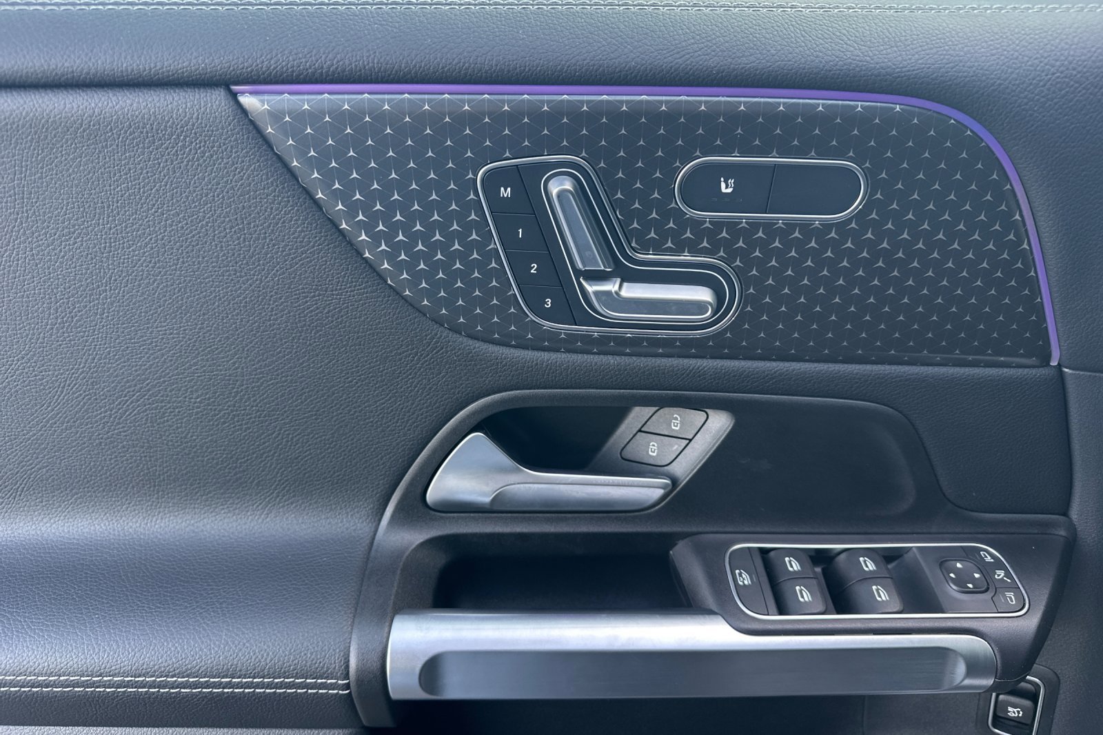 Certified 2025 Mercedes-Benz GLB 250 4MATIC image 11