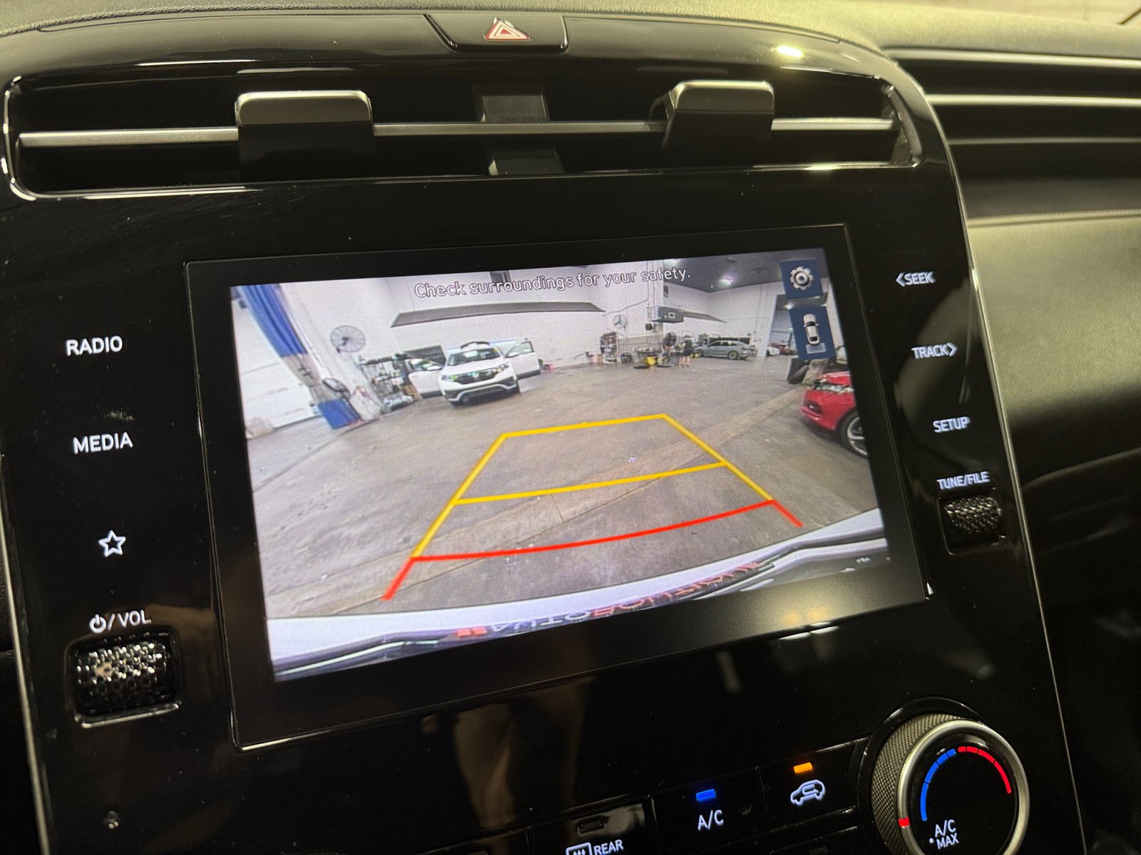 Used 2023 Hyundai Tucson SE AWD/4WD image 16