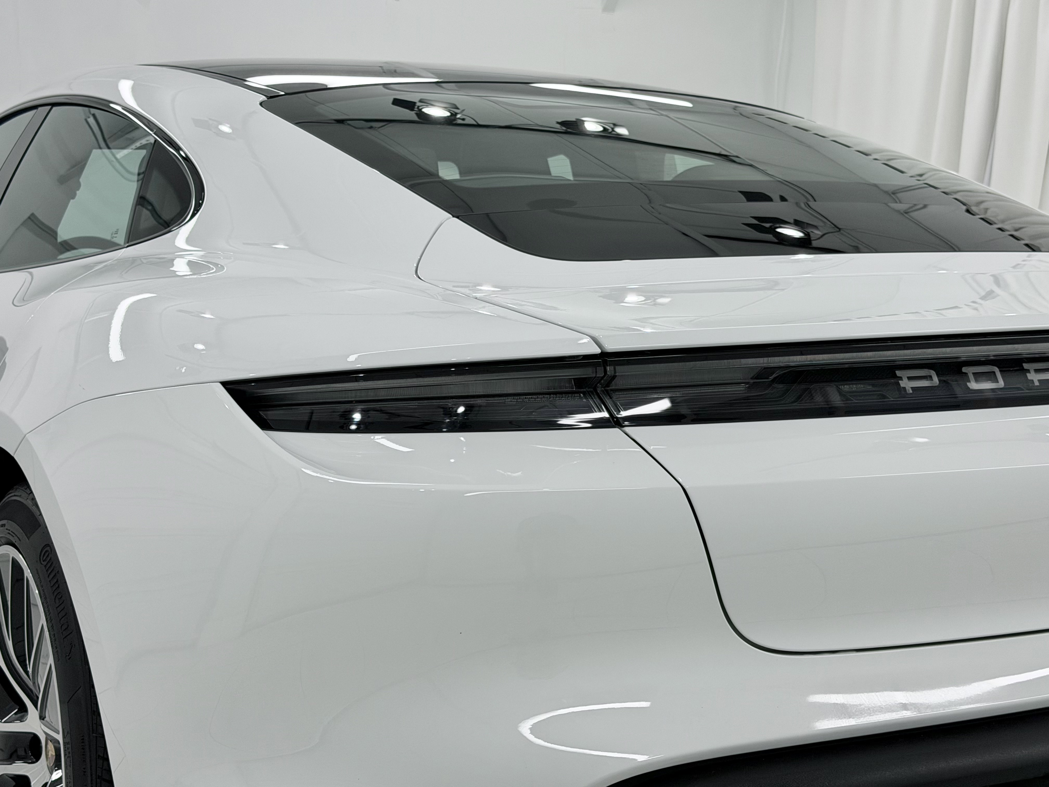 Used 2021 Porsche Taycan 4S image 18