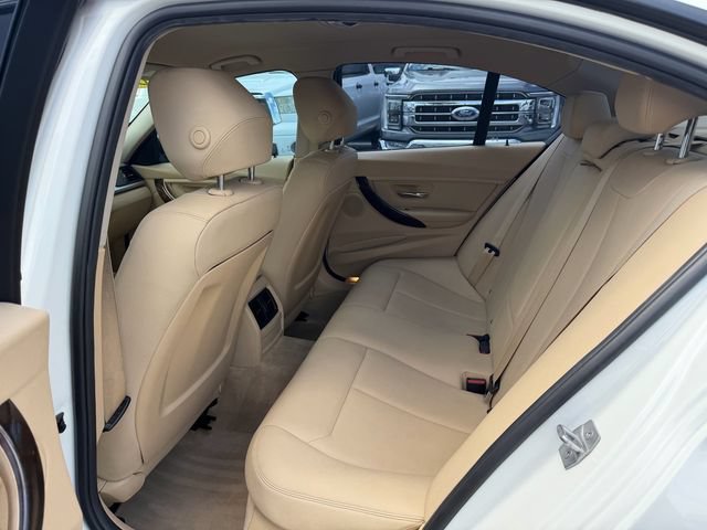 Used 2015 BMW 320i Sedan RWD image 13