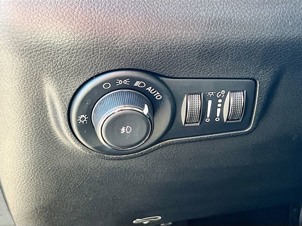 Used 2023 Jeep Compass Limited AWD/4WD image 10