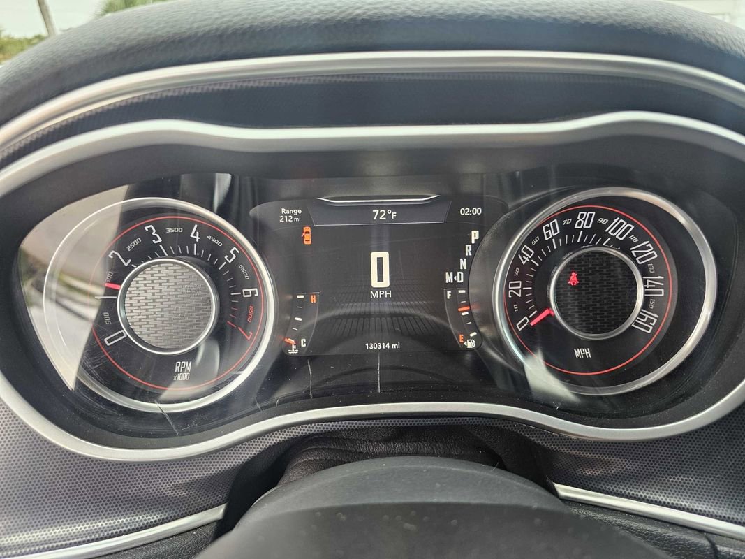 Used 2015 Dodge Challenger SXT Plus RWD image 10